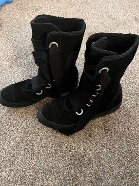 Converse Women's Black Lace-Up Suede Boots
